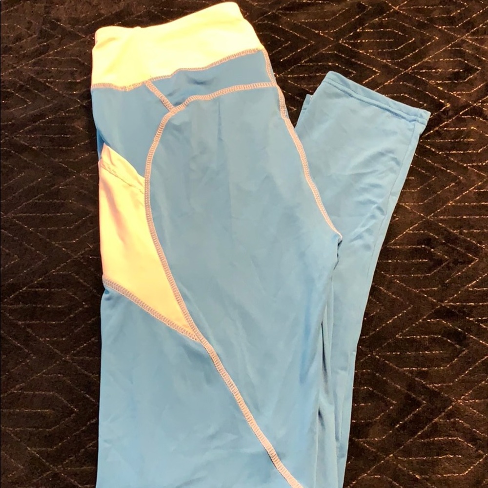 Blue and white leggings with cell phone pockets!